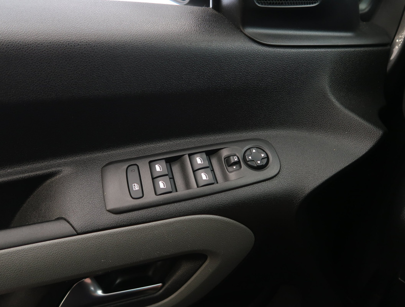 Peugeot Rifter, 2019