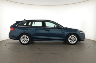 Škoda Octavia - 2023