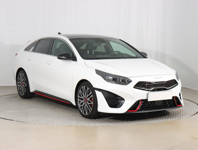 Kia ProCeed 2023