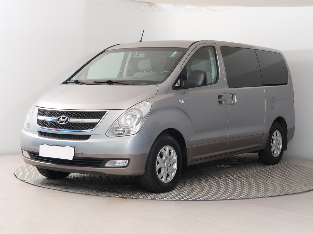 Hyundai H-1 Tour