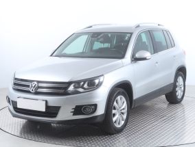 Volkswagen Tiguan - 2015