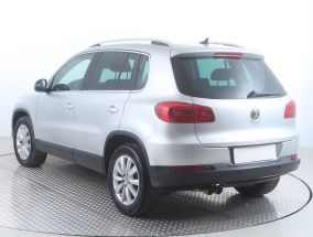 Volkswagen Tiguan - 2015