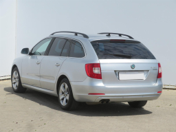 Škoda Superb 2011