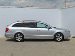 Škoda Superb 2011