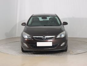 Opel Astra - 2012