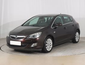 Opel Astra - 2012