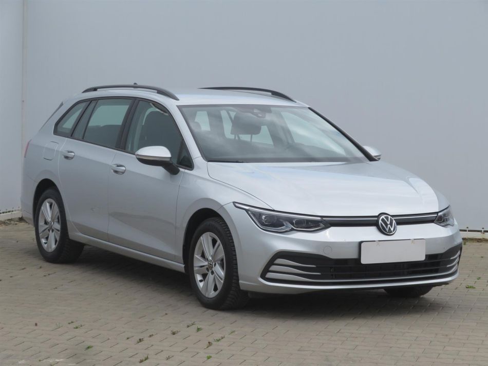 Volkswagen Golf - 2023