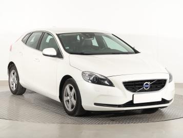 Volvo V40, 2015