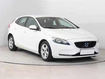 Volvo V40, 2015