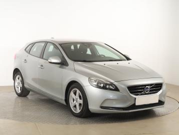 Volvo V40, 2015