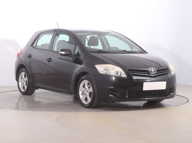 Toyota Auris 2011