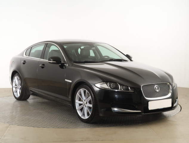 Jaguar XF 2012