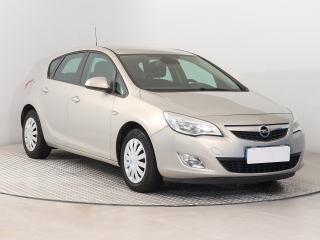 Opel Astra, 2010