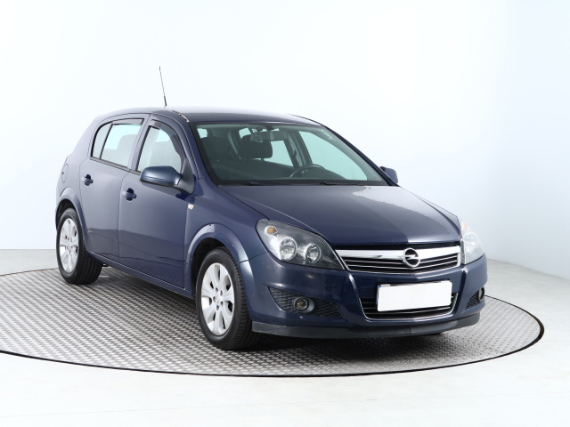 Opel Astra 2011