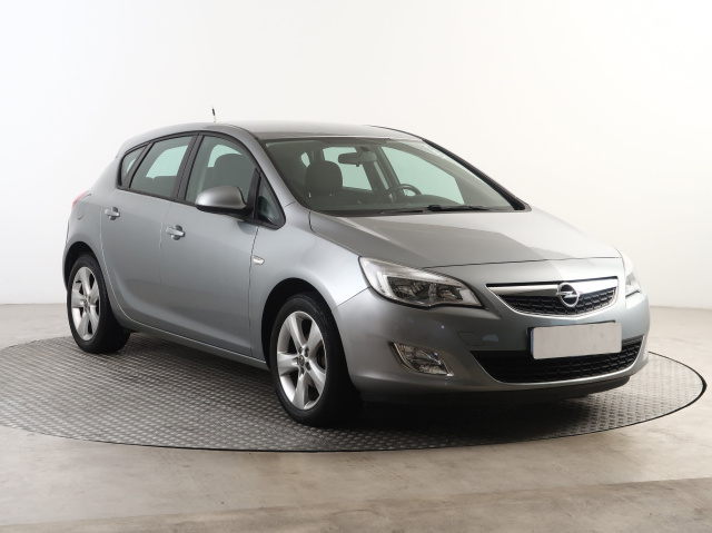 Opel Astra 2012