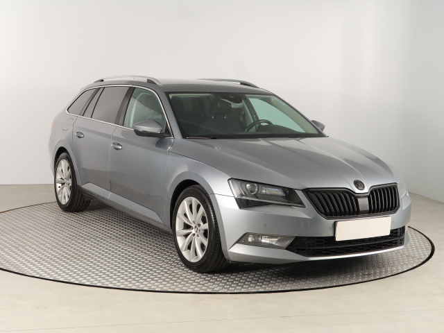 Škoda Superb 2016