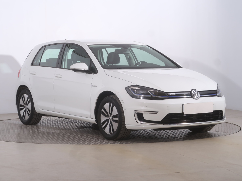 Volkswagen e-Golf 32 kWh, 37 Ah, 2018, 32 kWh, 37 Ah, 100kW