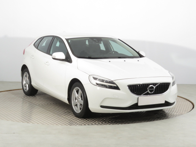 Volvo V40 2018