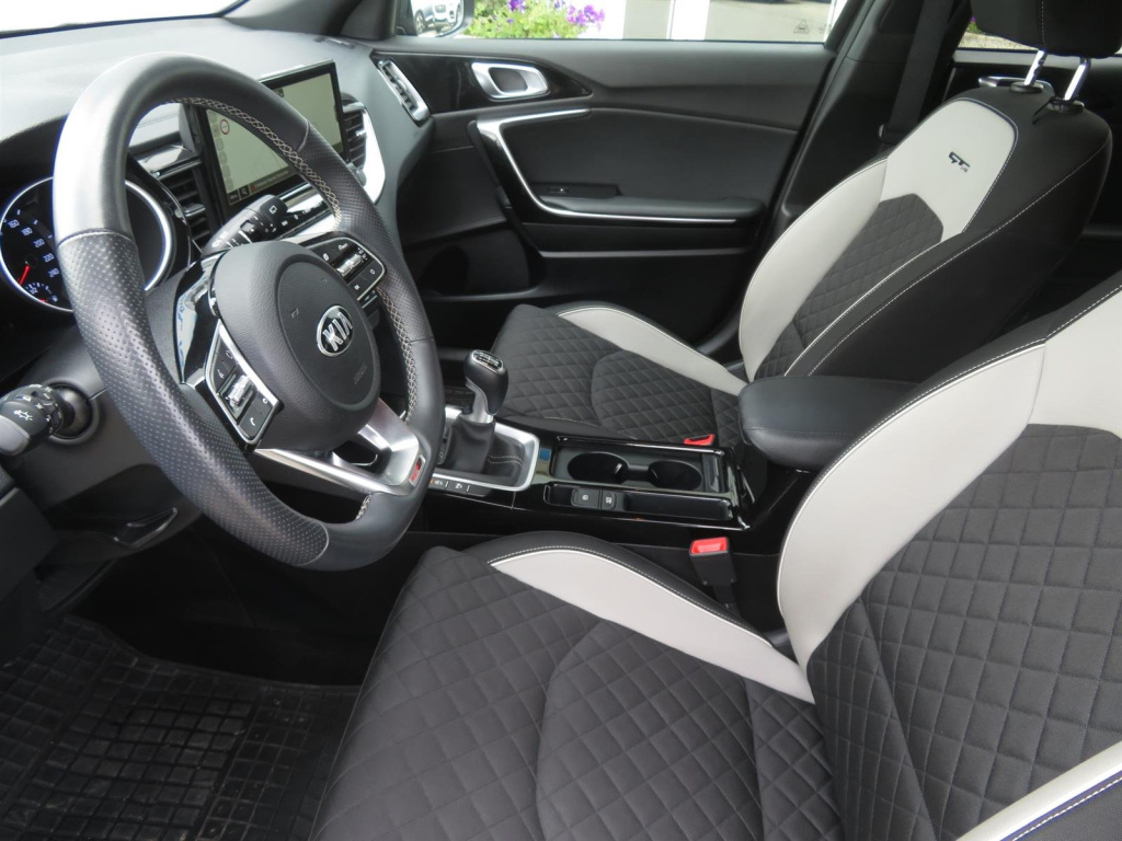 Kia ProCeed