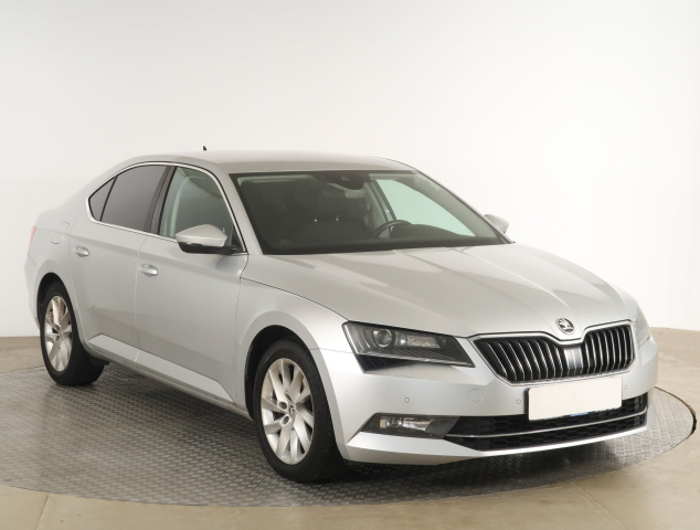 Škoda Superb 2016