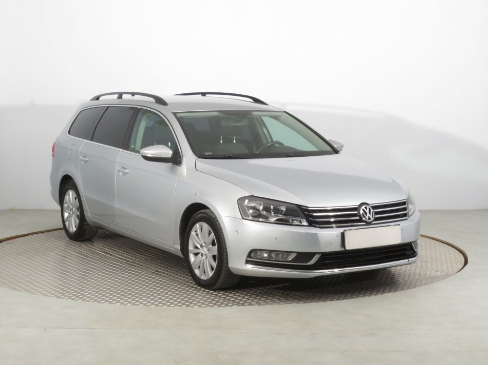 Volkswagen Passat - 2011