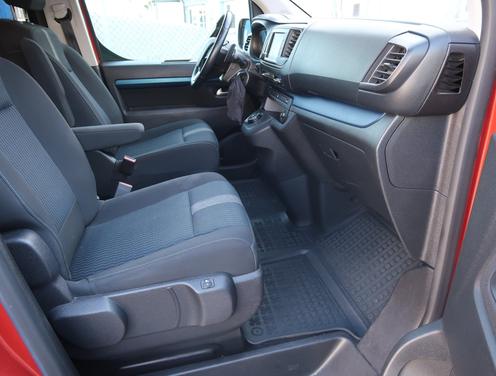 Peugeot Traveller