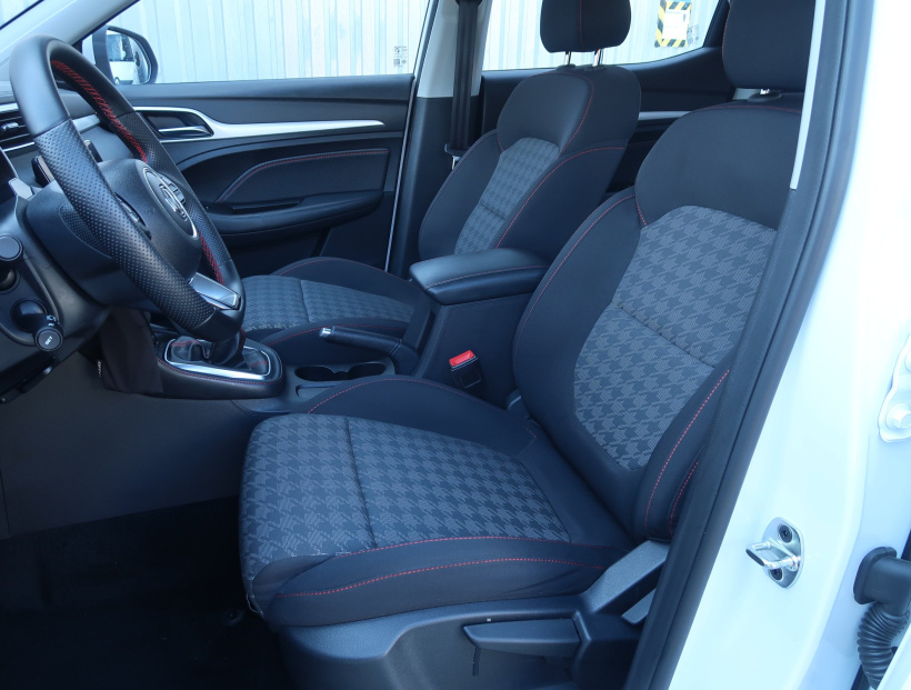 MG ZS SUV, 2024