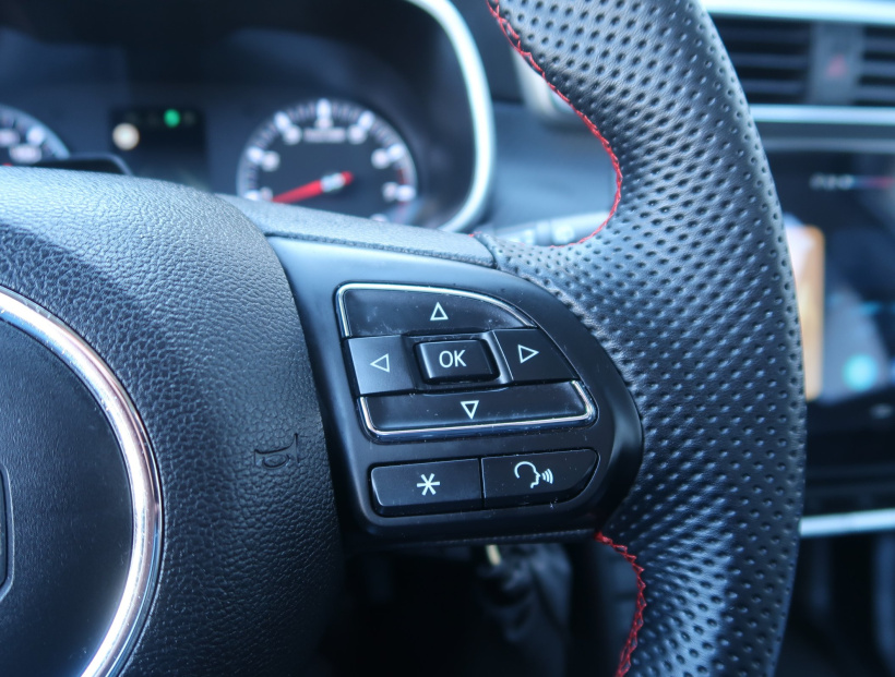 MG ZS SUV, 2024
