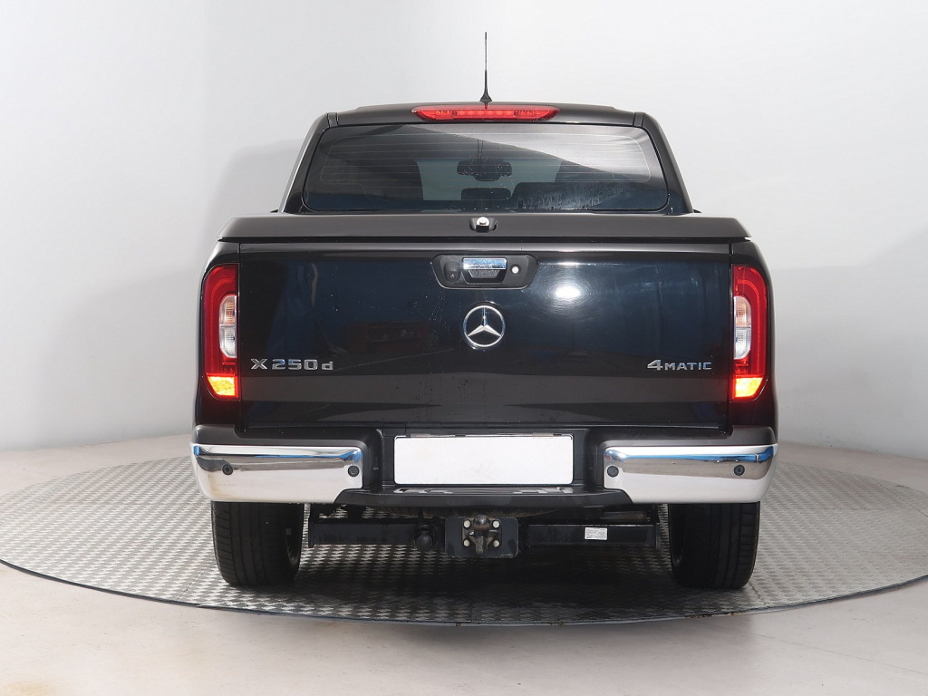Mercedes-Benz X