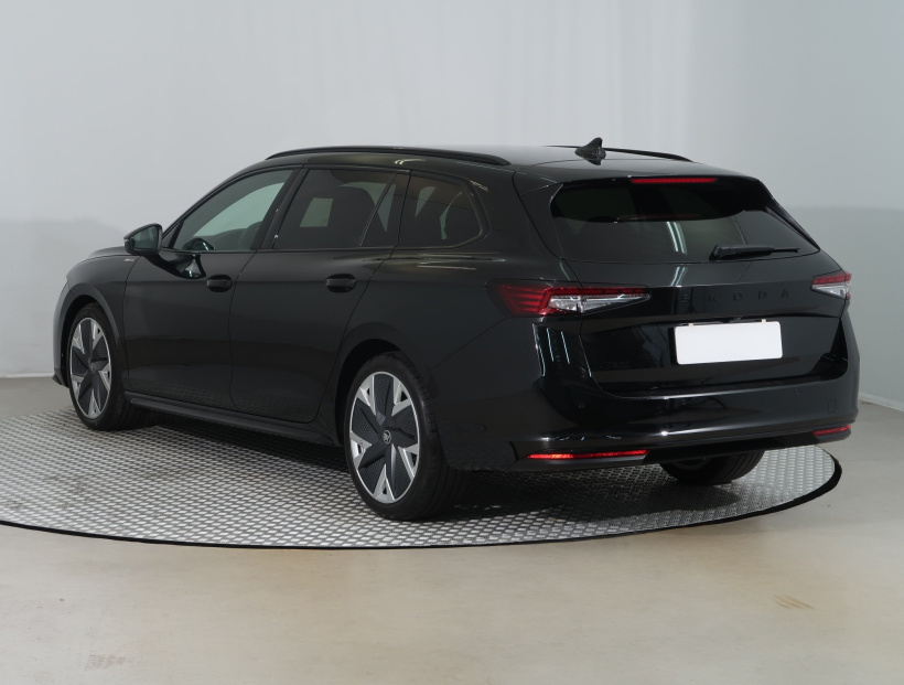 Škoda Superb, 2025