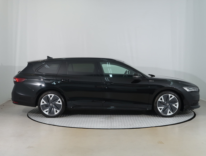 Škoda Superb, 2025