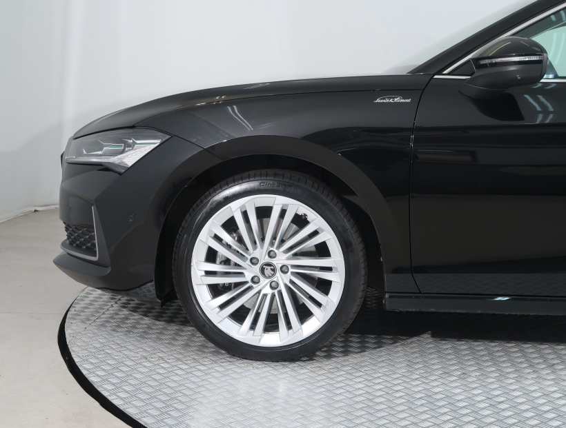 Škoda Superb, 2025