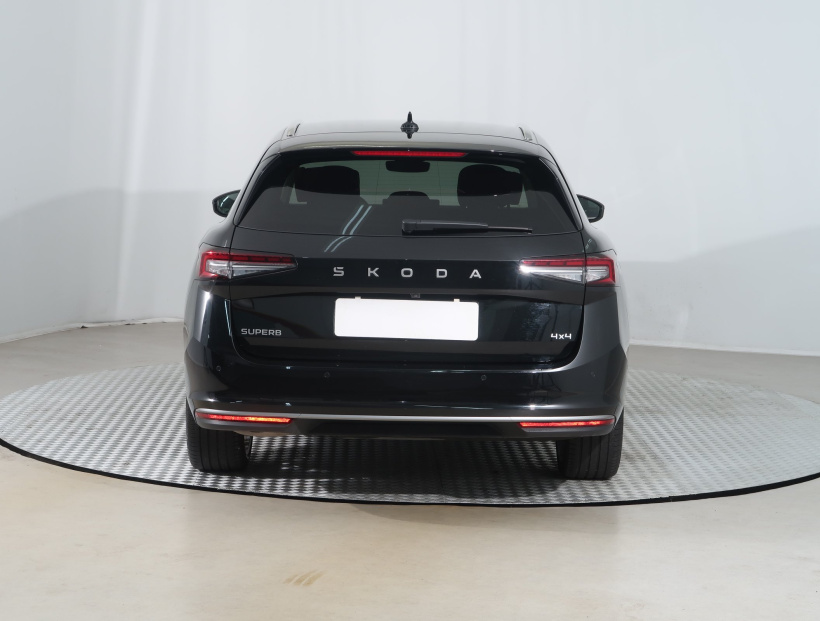 Škoda Superb, 2025
