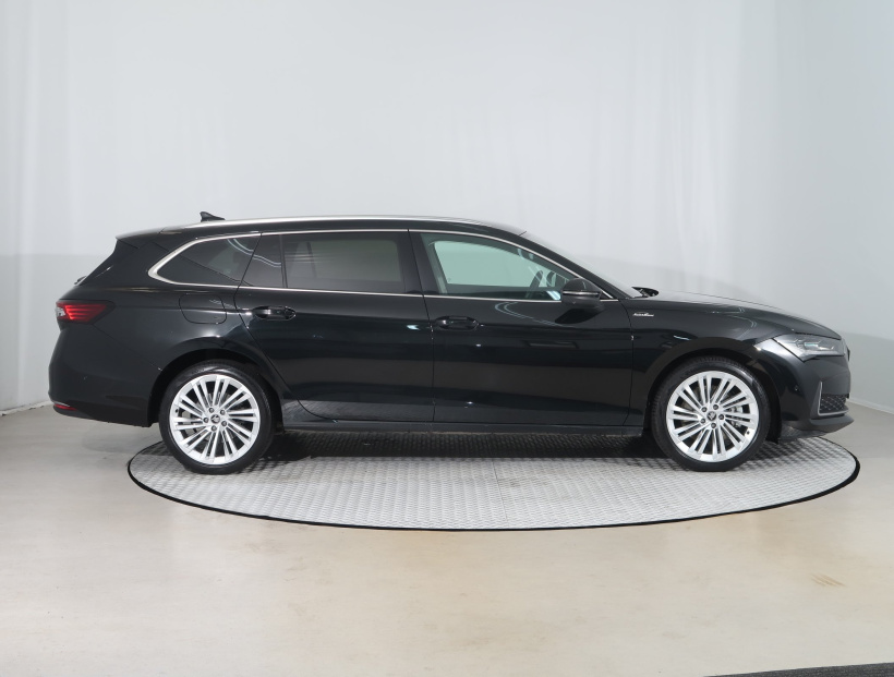 Škoda Superb, 2025