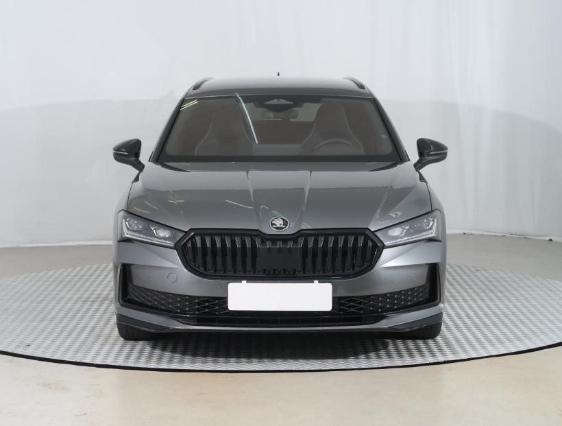Škoda Superb, 2025