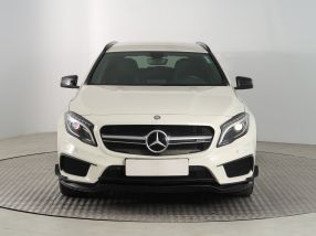 Mercedes-Benz GLA - 2015