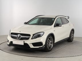 Mercedes-Benz GLA - 2015