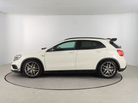 Mercedes-Benz GLA - 2015