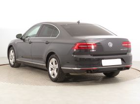 Volkswagen Passat - 2015