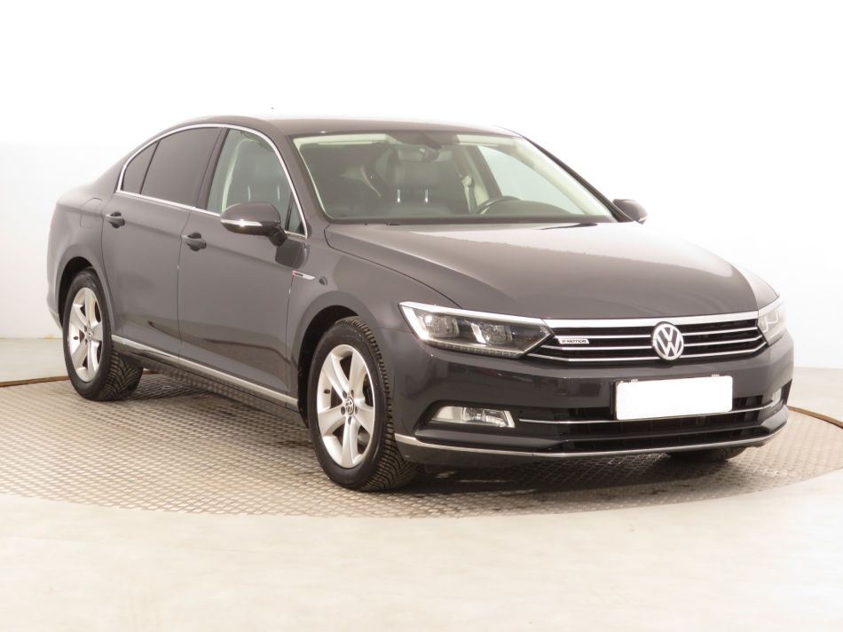 Volkswagen Passat - 2015