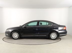 Volkswagen Passat - 2011
