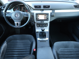 Volkswagen Passat 2011