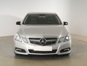 Mercedes-Benz E - 2009