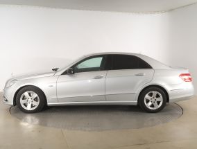 Mercedes-Benz E - 2009