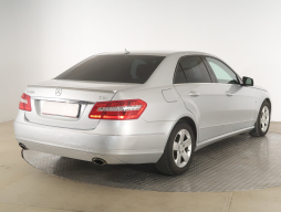 Mercedes-Benz E 2009