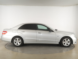Mercedes-Benz E 2009