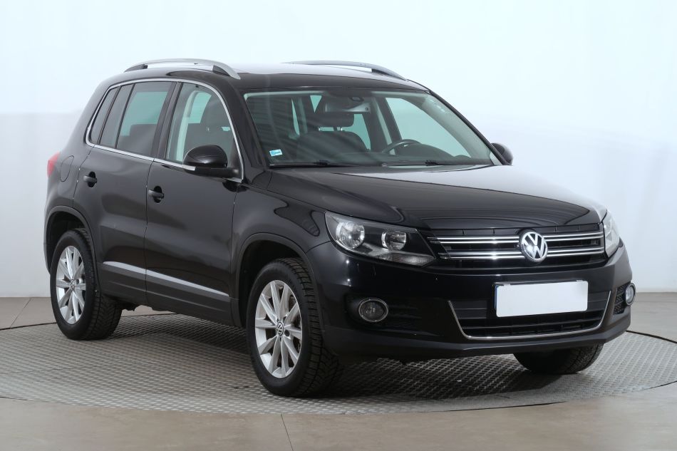 Volkswagen Tiguan - 2012