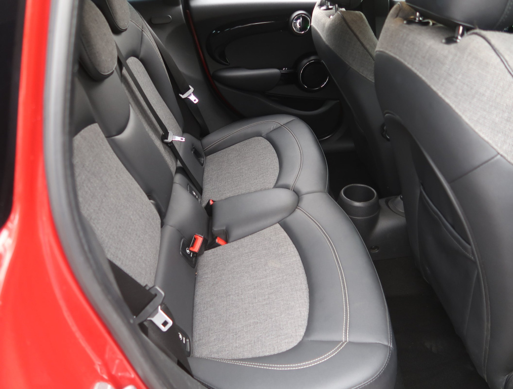 MINI 5-door