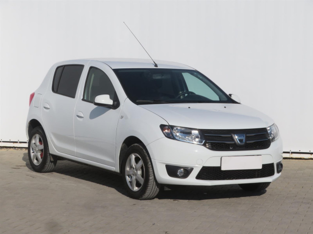 Dacia Sandero 2015