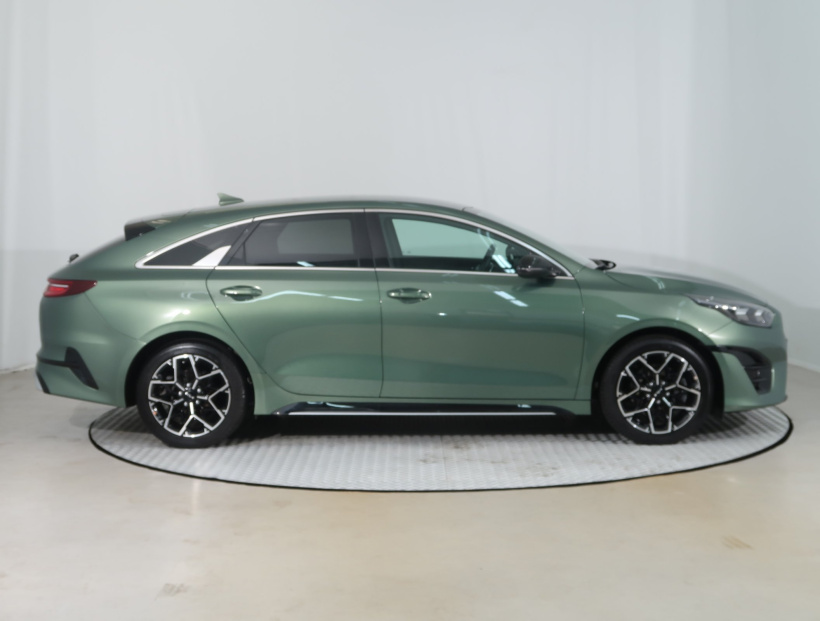Kia ProCeed, 2025